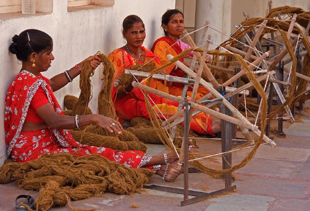 preparing_hemp_india.jpg