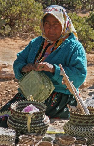 tarahumara_weaving_basket.jpg