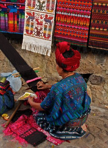 woman_weaving_on_street.jpg